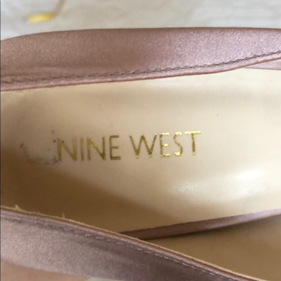 Nine West satin chunky heel - Picture 5 of 5